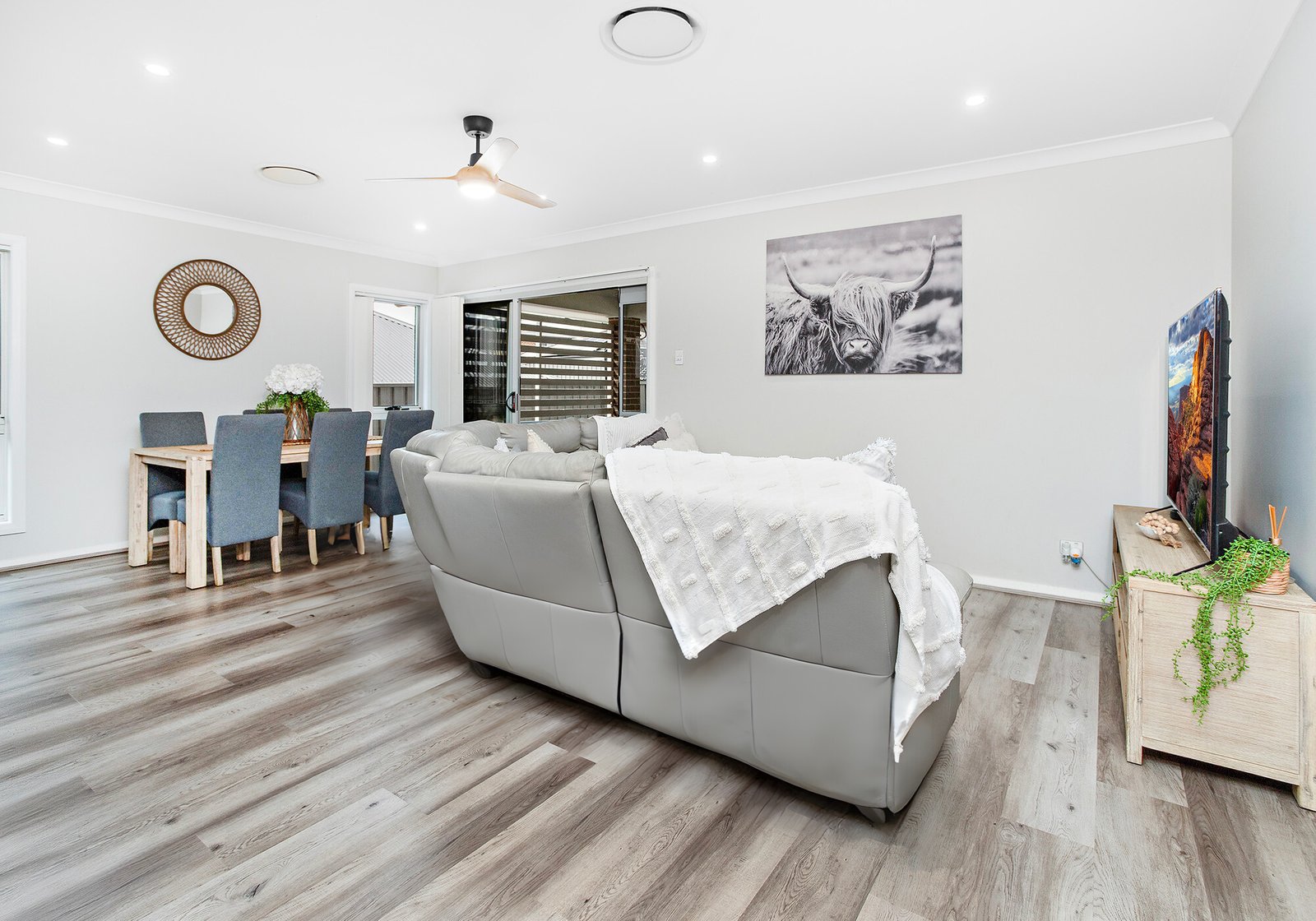 27 Lockheed Hudson Drive HORSLEY 7