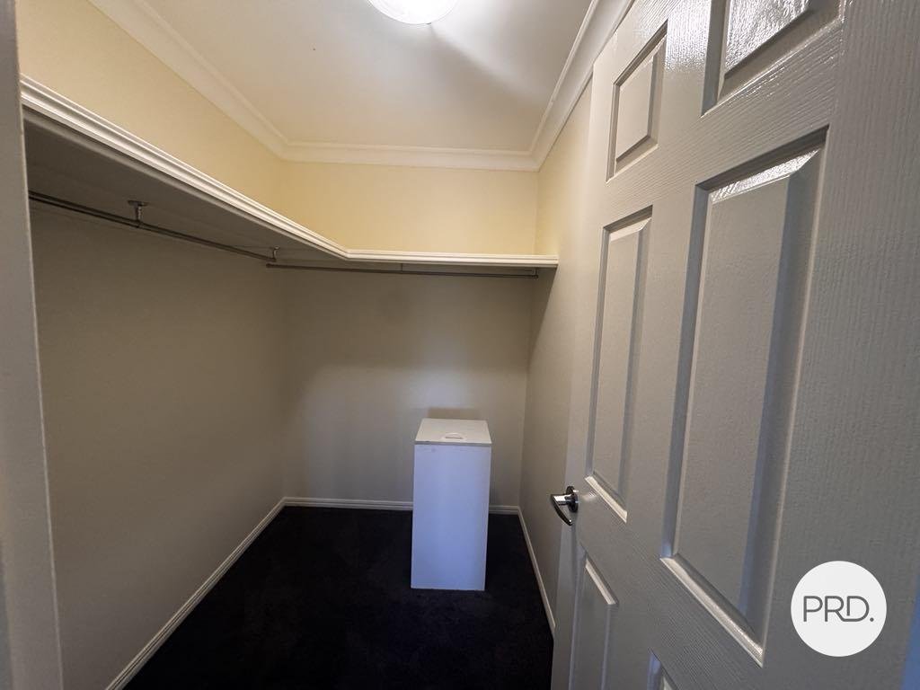 27 Lomandra Street BOYNE ISLAND 8