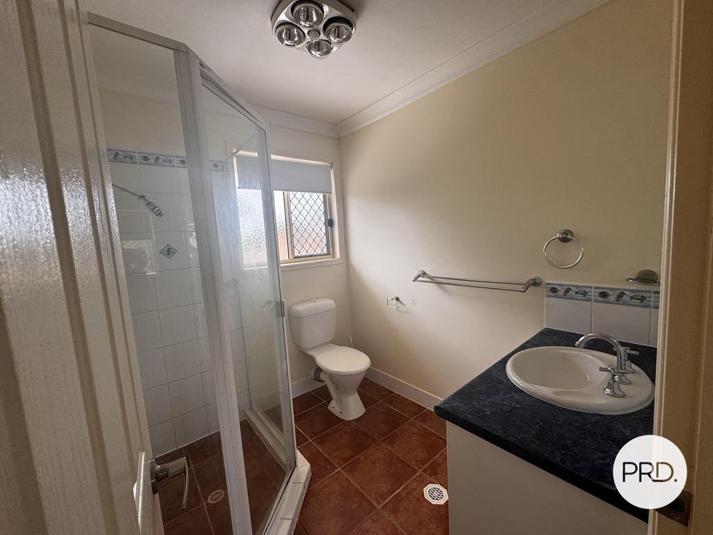 27 Lomandra Street BOYNE ISLAND 15