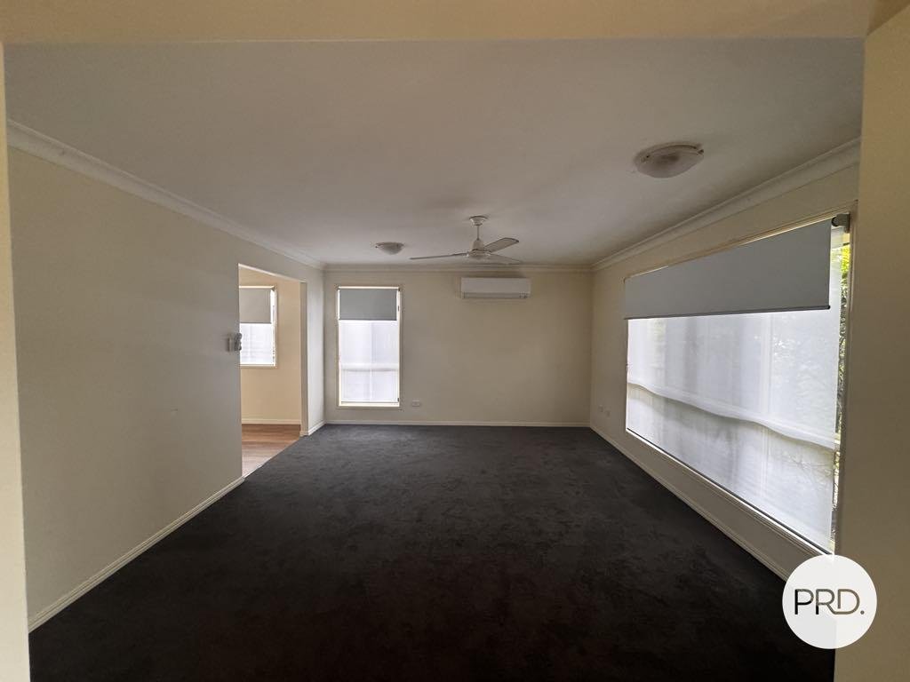 27 Lomandra Street BOYNE ISLAND 17