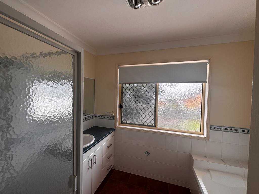 27 Lomandra Street BOYNE ISLAND 14