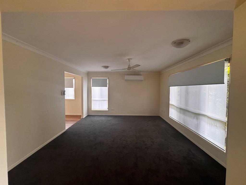 27 Lomandra Street BOYNE ISLAND 17