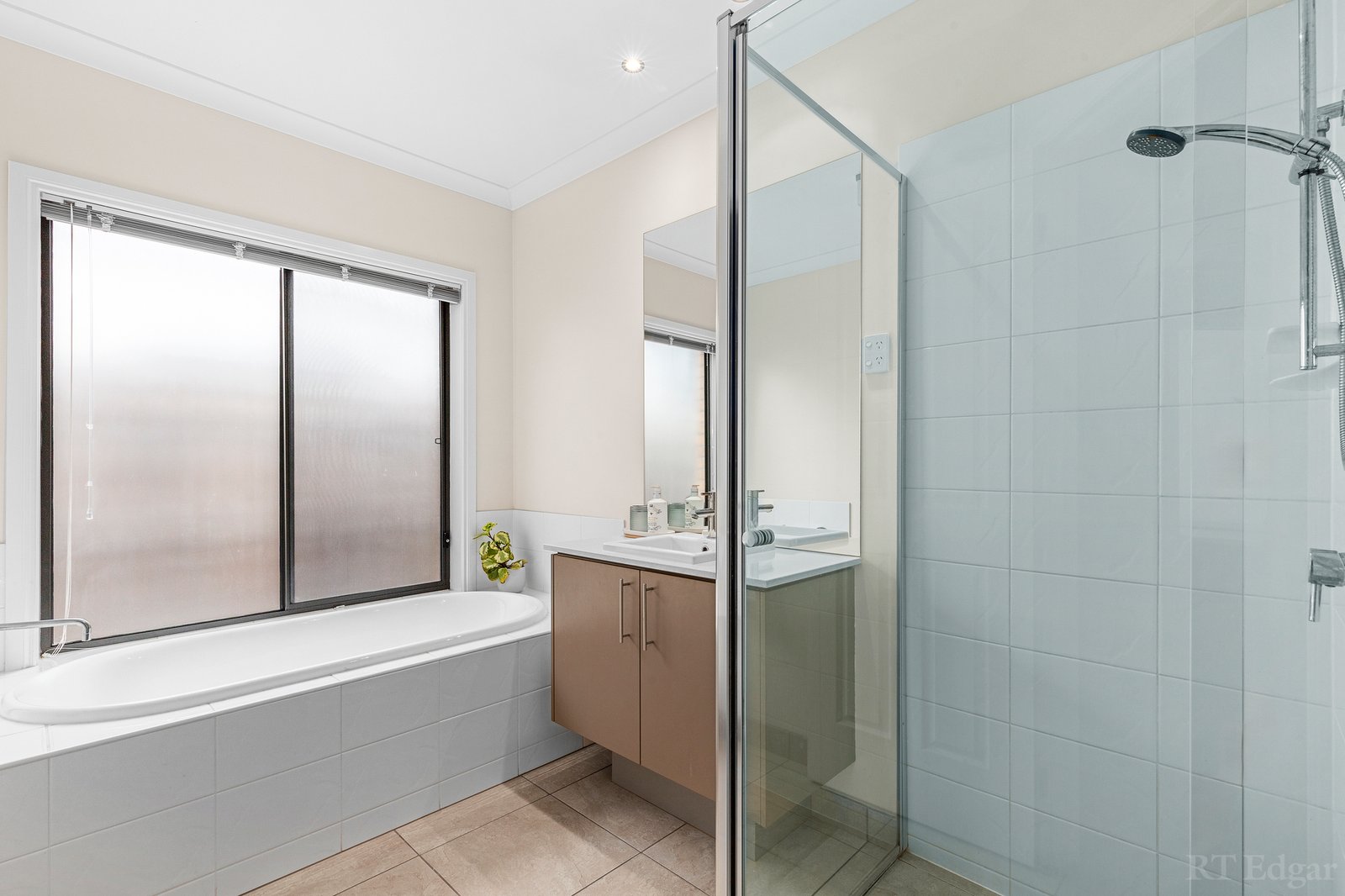 Real Estate and Property in 27 Lowe Street, Ocean Grove, VIC