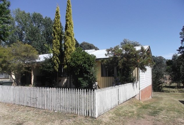 2/7 Macquarie Street TUMUT 1