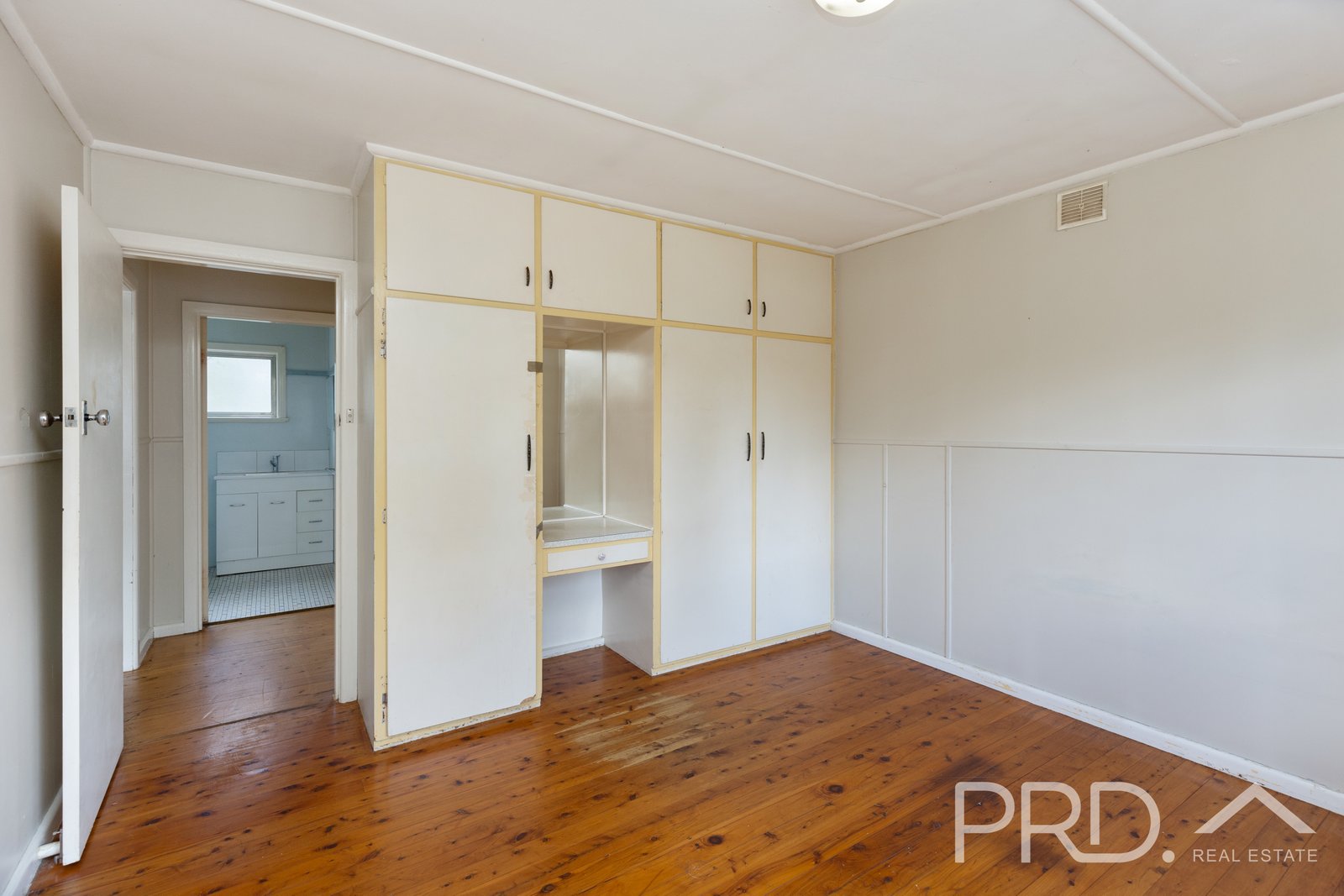 2/7 Macquarie Street TUMUT 7