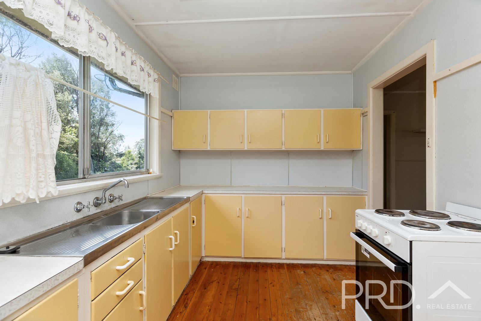 2/7 Macquarie Street TUMUT 11