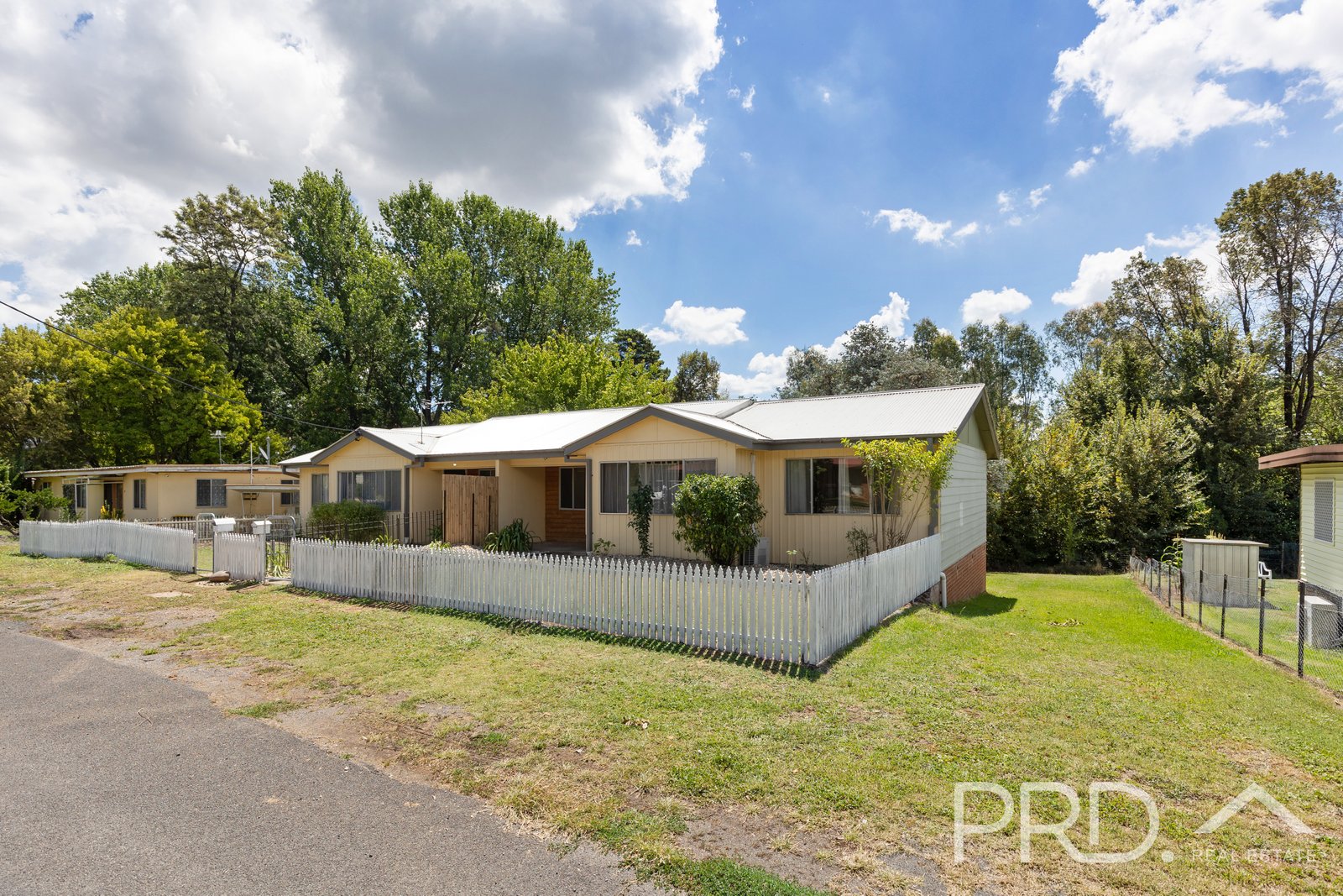 2/7 Macquarie Street TUMUT 2