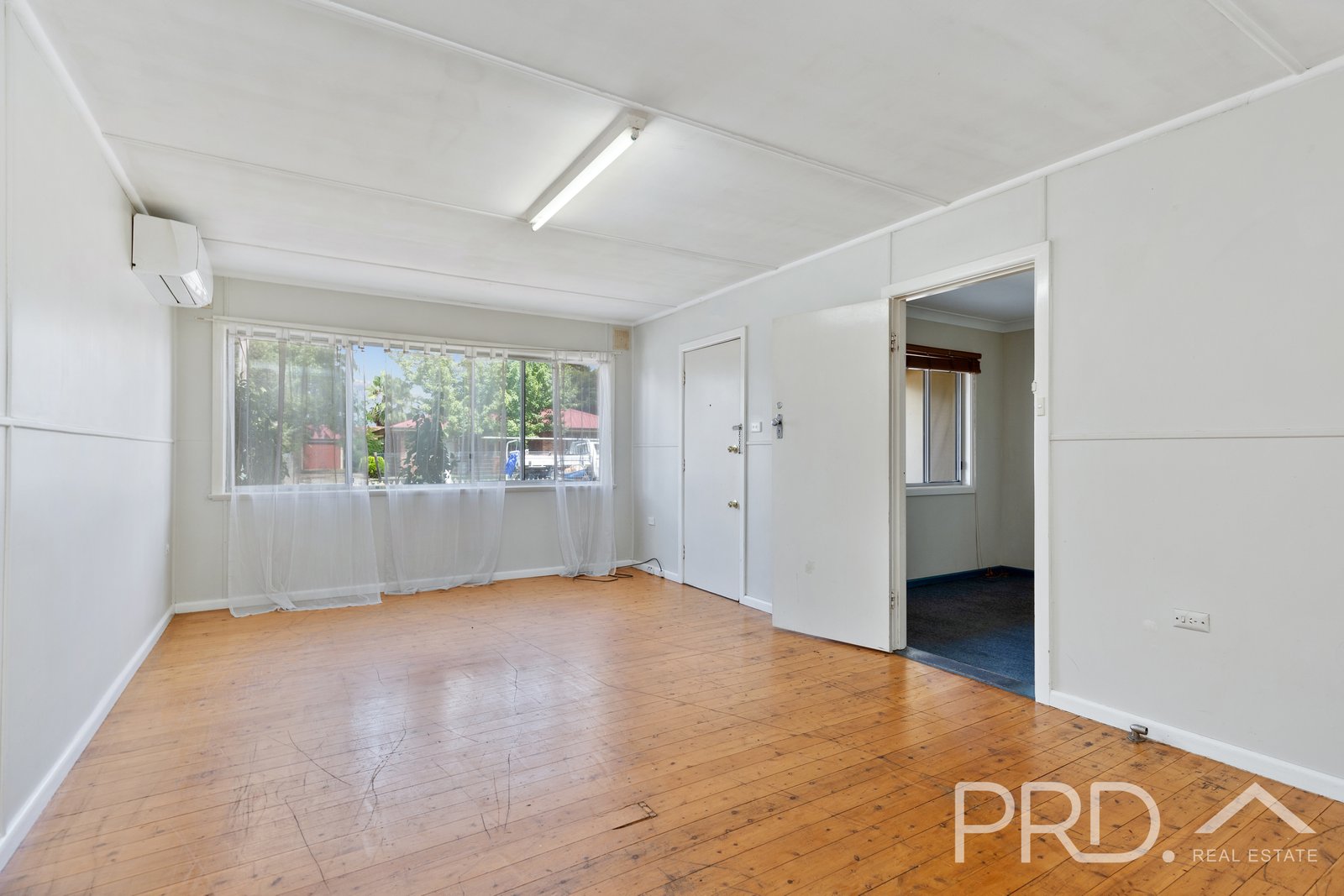 2/7 Macquarie Street TUMUT 4