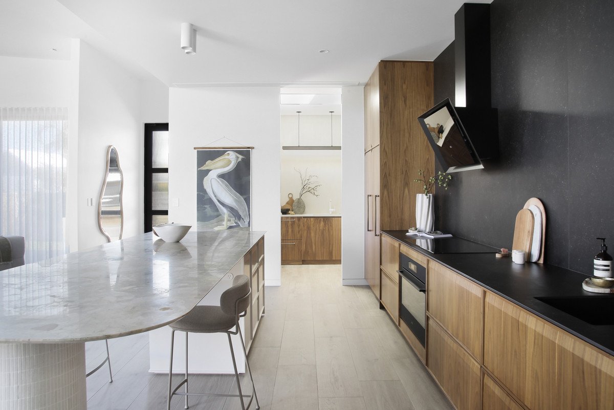 27 Manakin Avenue Burleigh Waters 11