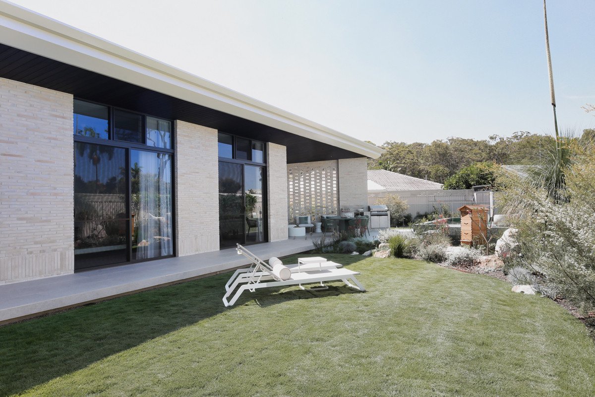 27 Manakin Avenue Burleigh Waters 12