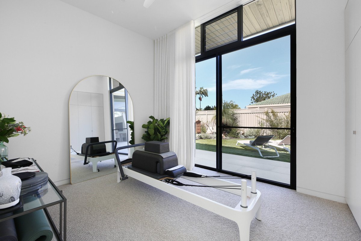 27 Manakin Avenue Burleigh Waters 18