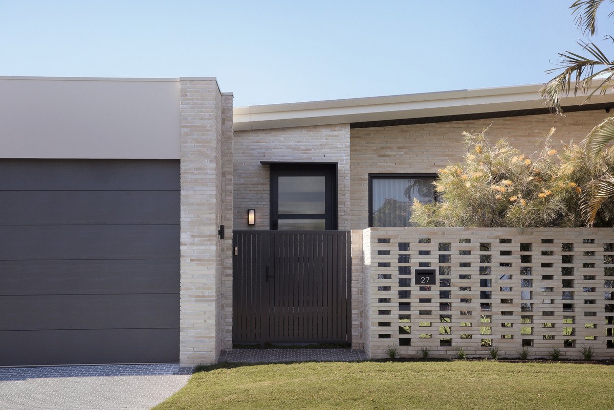 27 Manakin Avenue Burleigh Waters 23