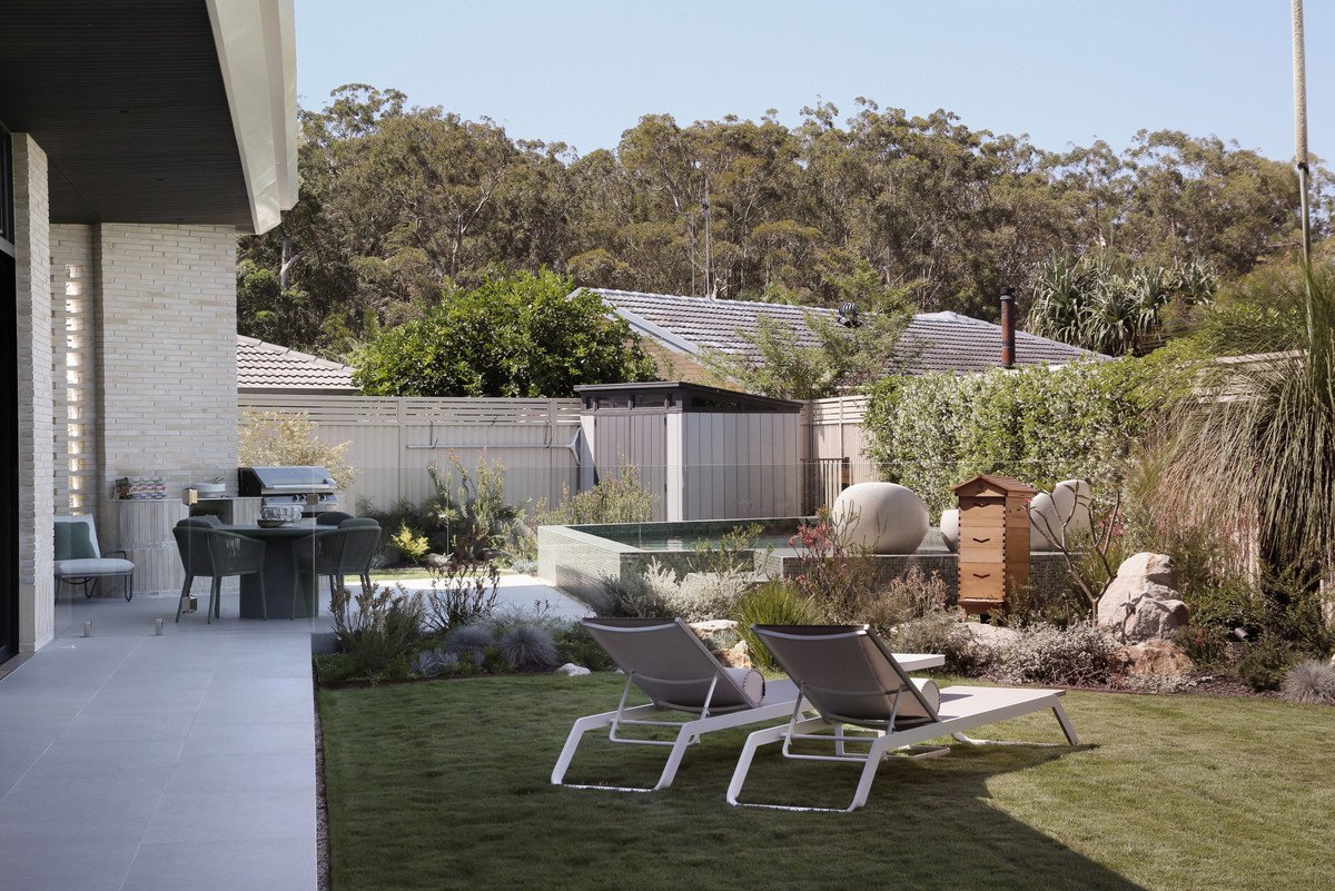 27 Manakin Avenue Burleigh Waters 28