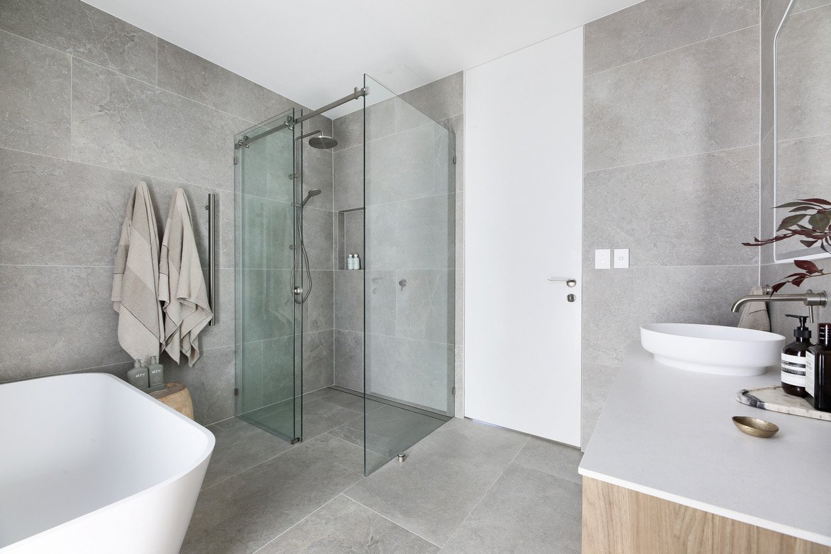 27 Manakin Avenue Burleigh Waters 32