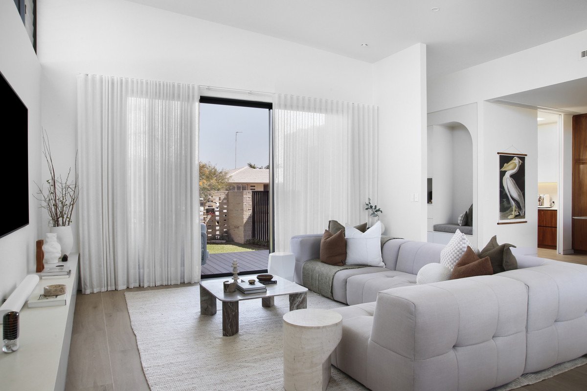 27 Manakin Avenue Burleigh Waters 33