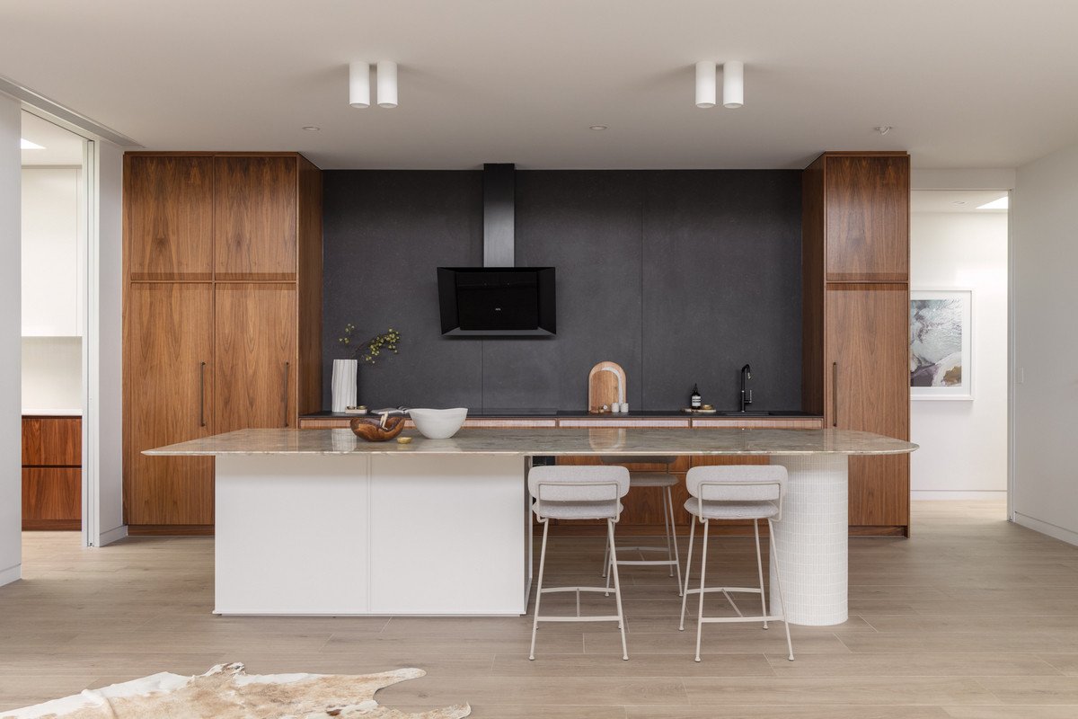 27 Manakin Avenue Burleigh Waters 4