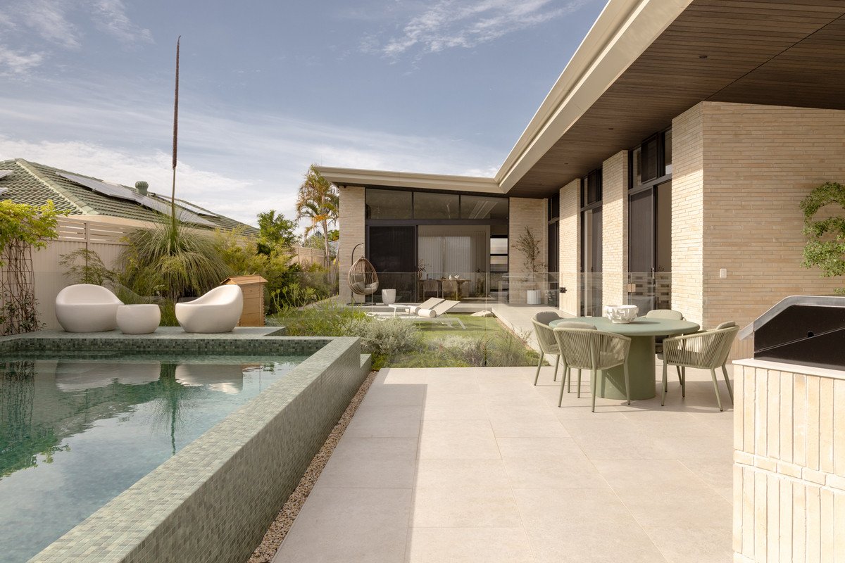 27 Manakin Avenue Burleigh Waters 21