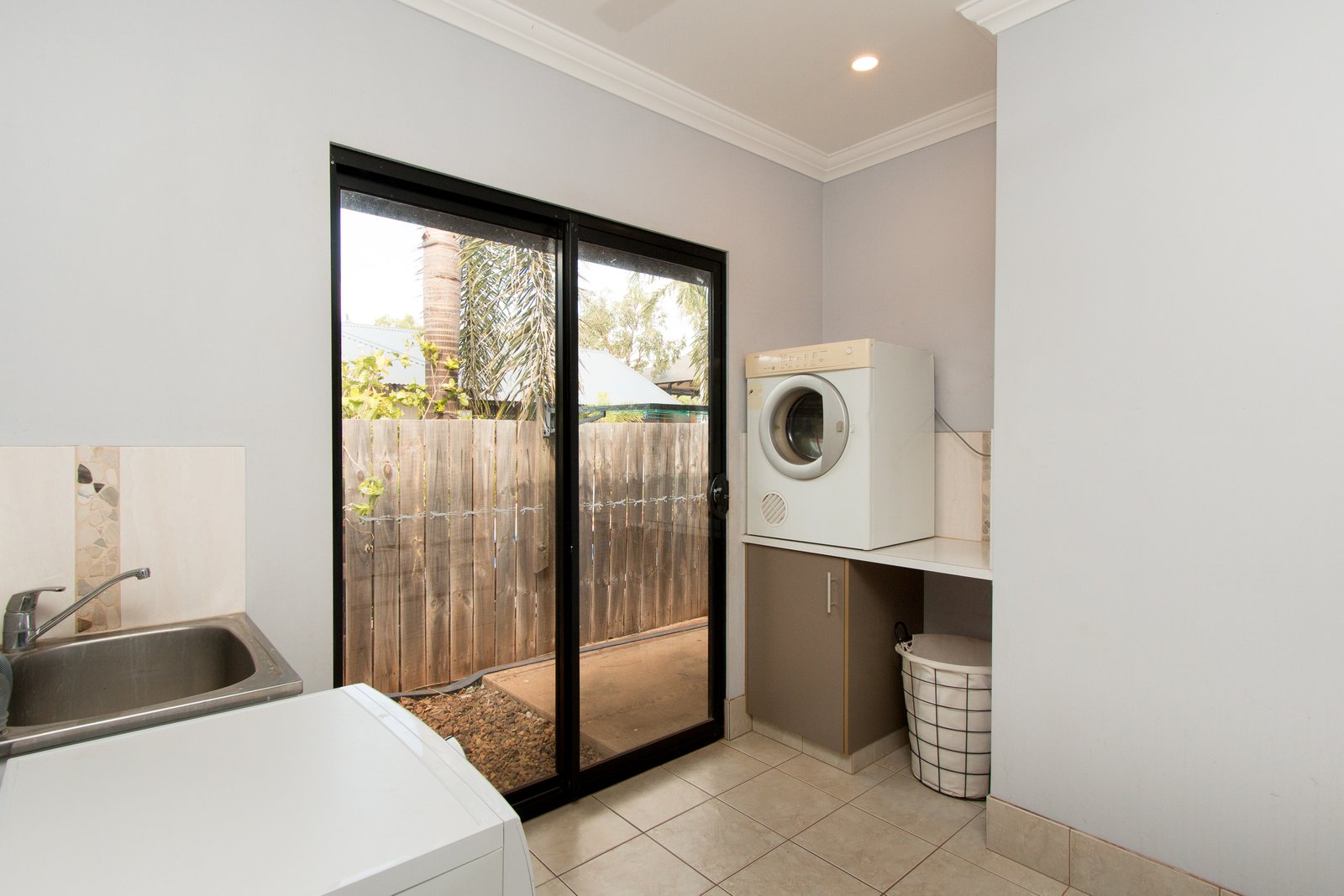 27 Manggala Drive CABLE BEACH 9