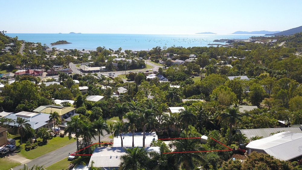 27 Manooka Dr  CANNONVALE 1