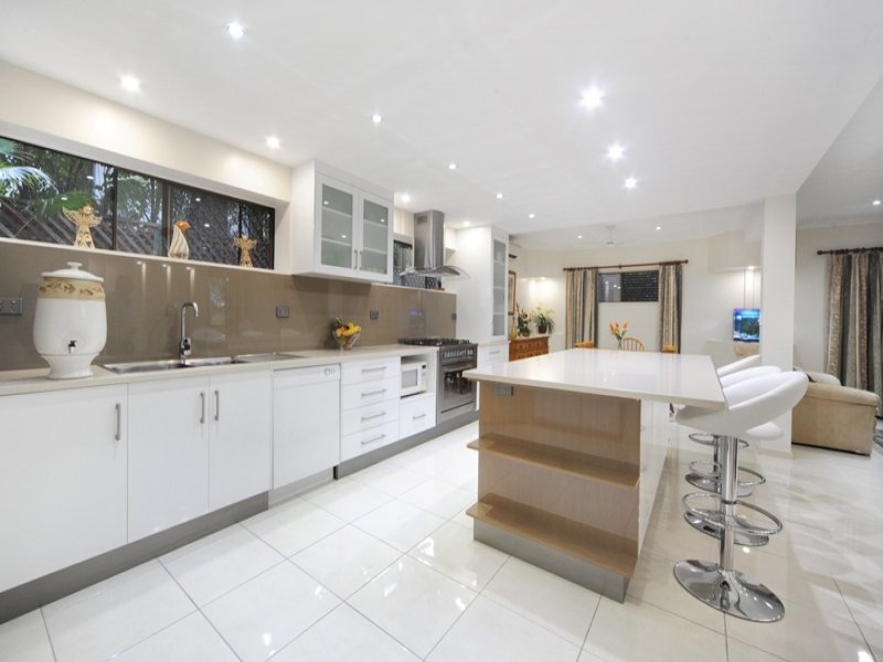 27 Manooka Drive CANNONVALE 6