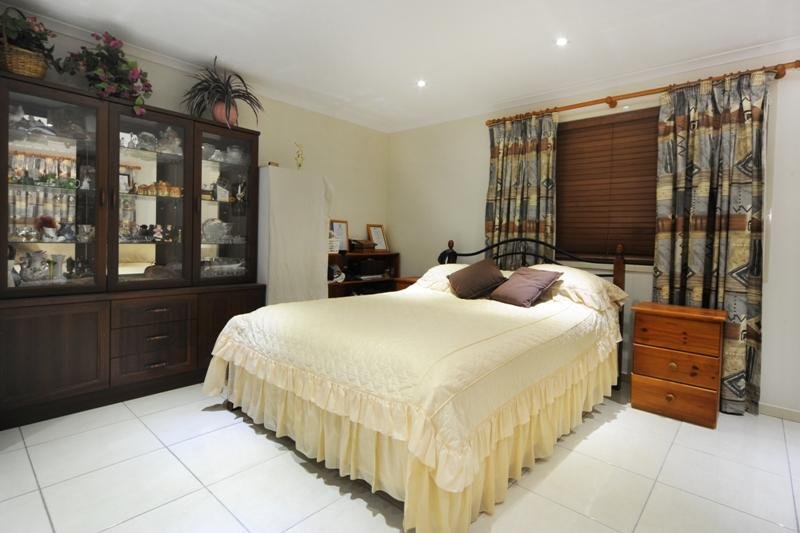 27 Manooka Drive CANNONVALE 11