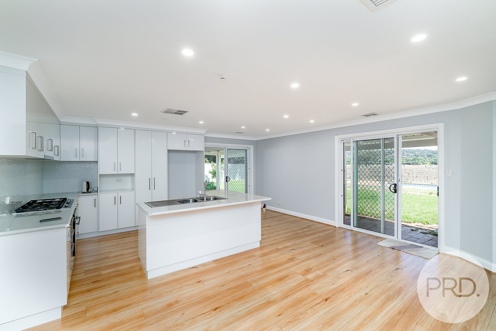 27 Maple Road LAKE ALBERT 3