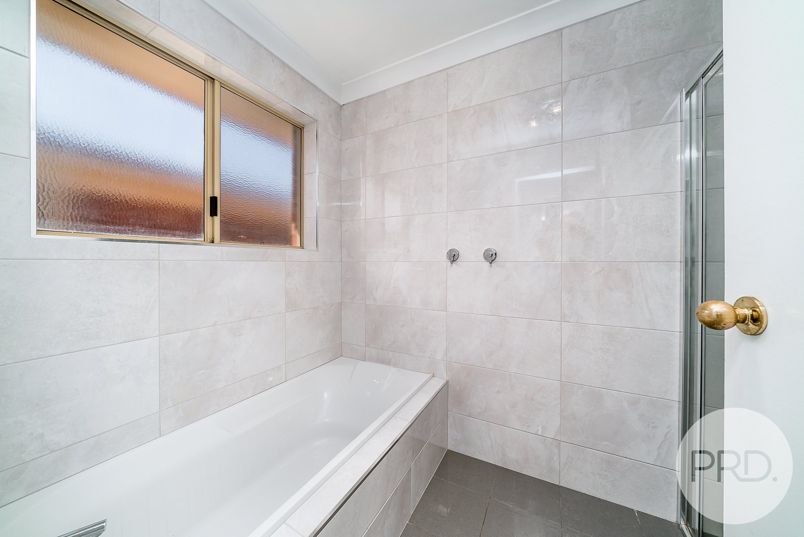 27 Maple Road LAKE ALBERT 8