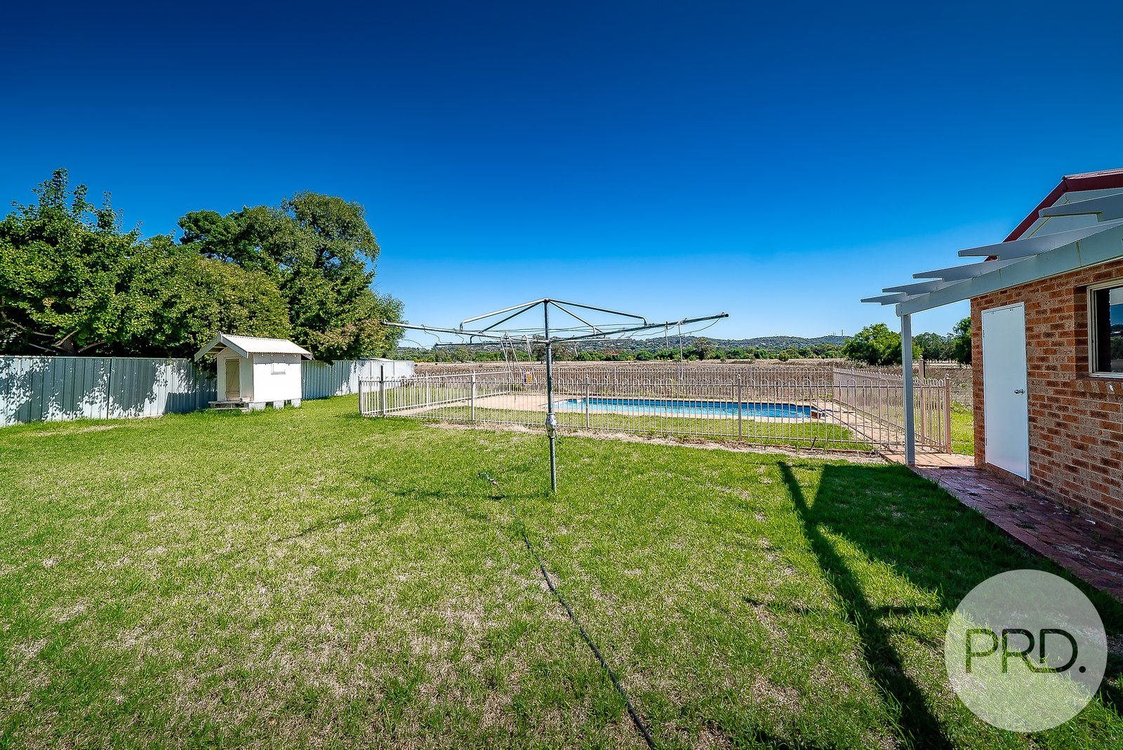 27 Maple Road LAKE ALBERT 11