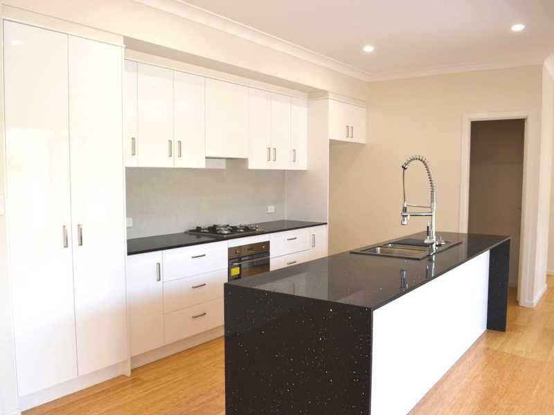 27 Marina Avenue BOYNE ISLAND 2