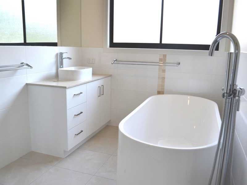 27 Marina Avenue BOYNE ISLAND 3