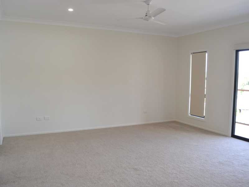 27 Marina Avenue BOYNE ISLAND 12