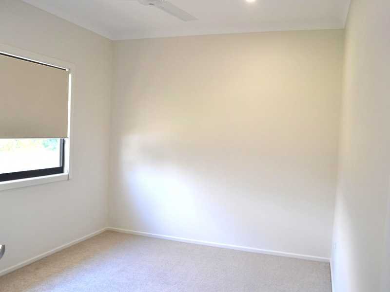 27 Marina Avenue BOYNE ISLAND 14