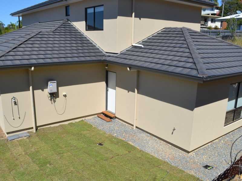27 Marina Avenue BOYNE ISLAND 18