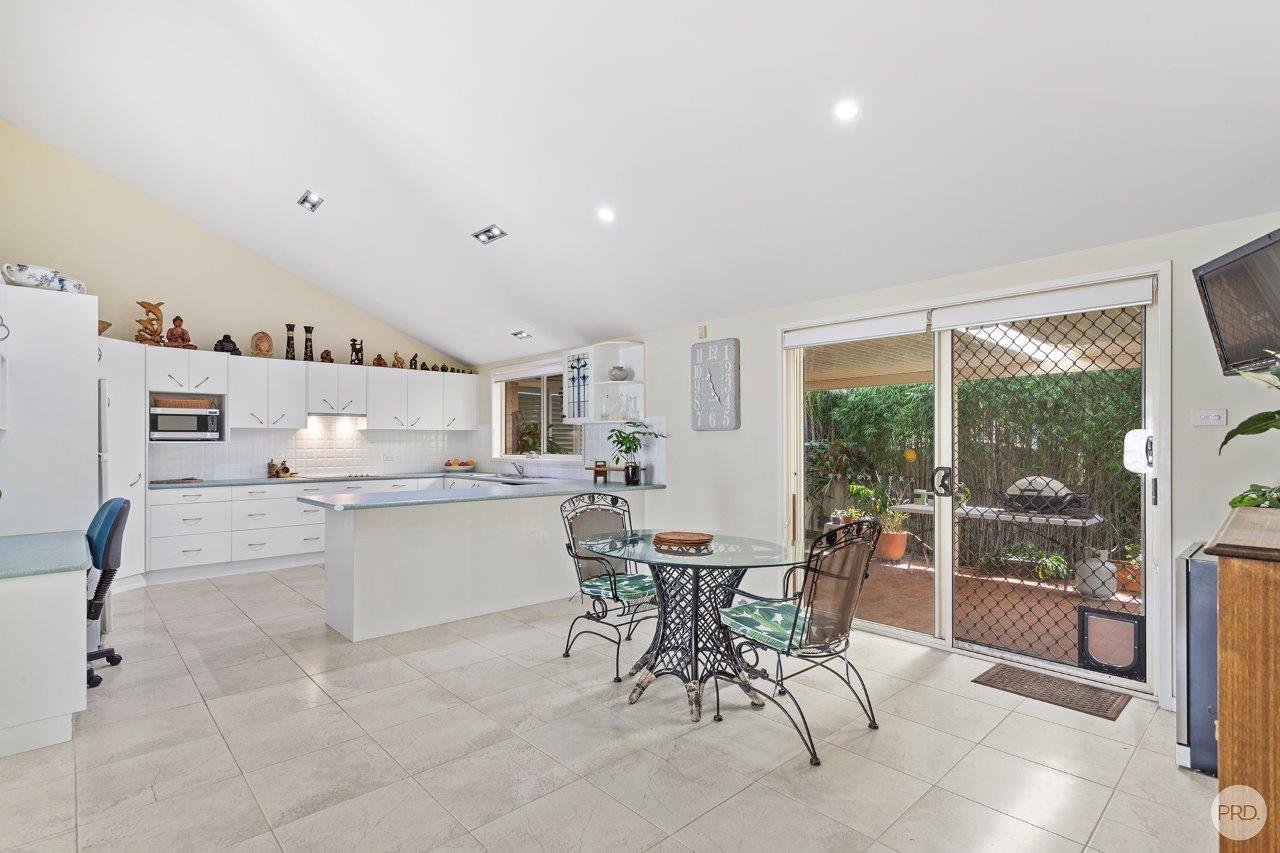 27 Mariner Crescent SALAMANDER BAY 5