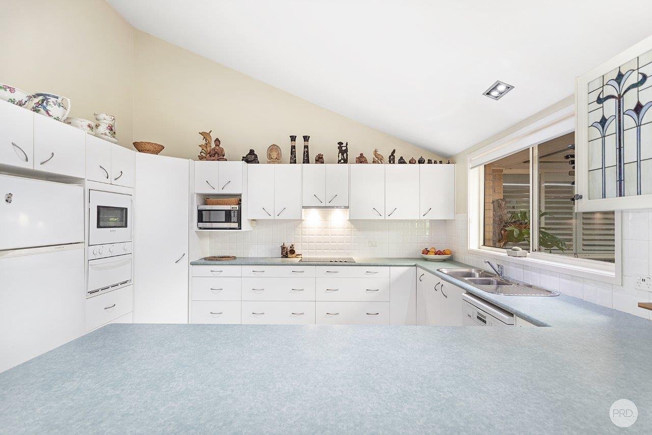 27 Mariner Crescent SALAMANDER BAY 6