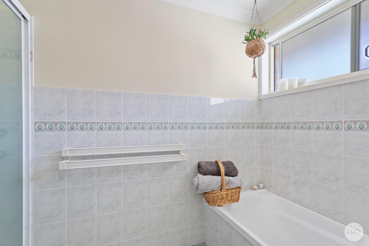 27 Mariner Crescent SALAMANDER BAY 18