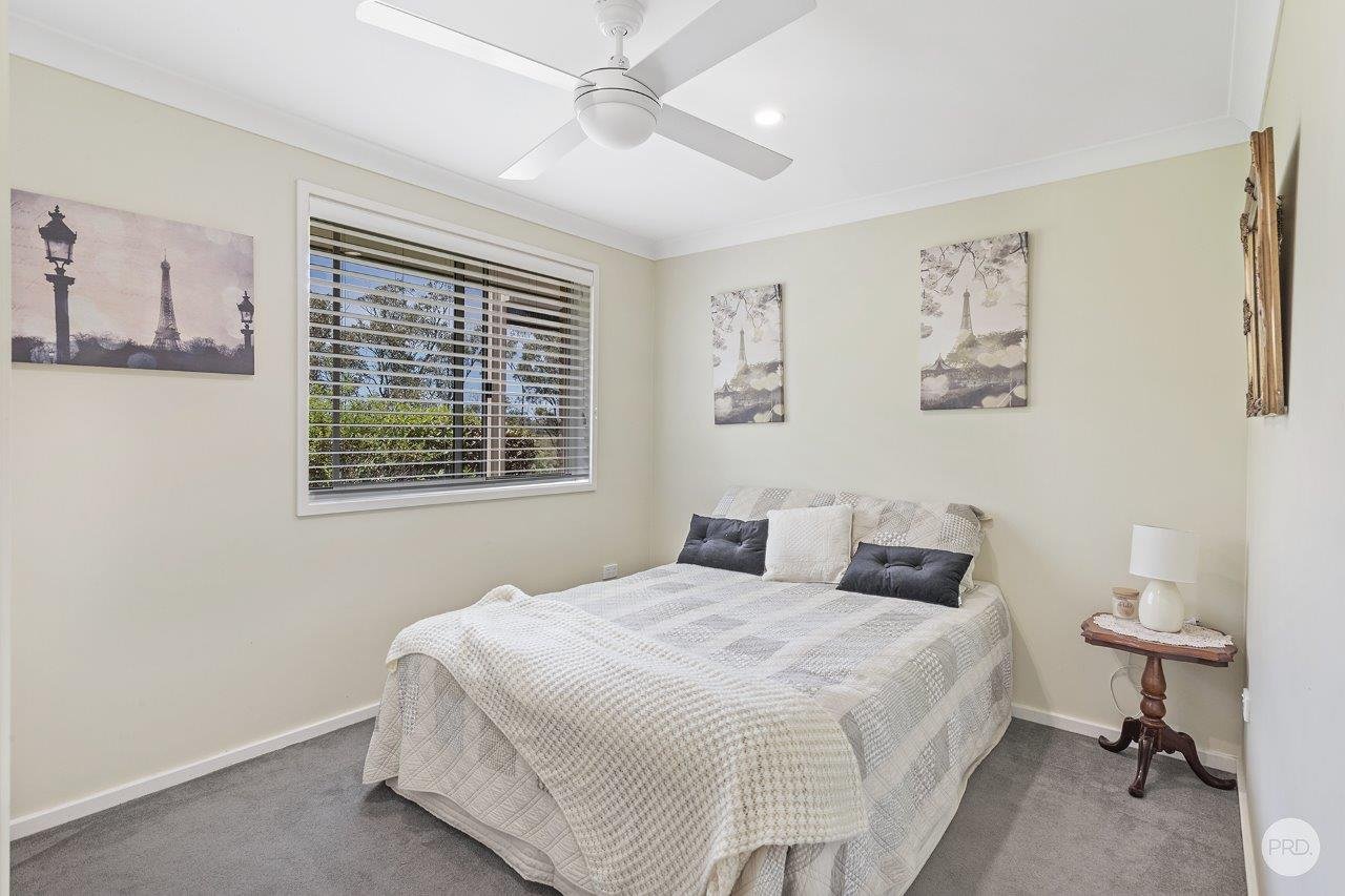 27 Mariner Crescent SALAMANDER BAY 19