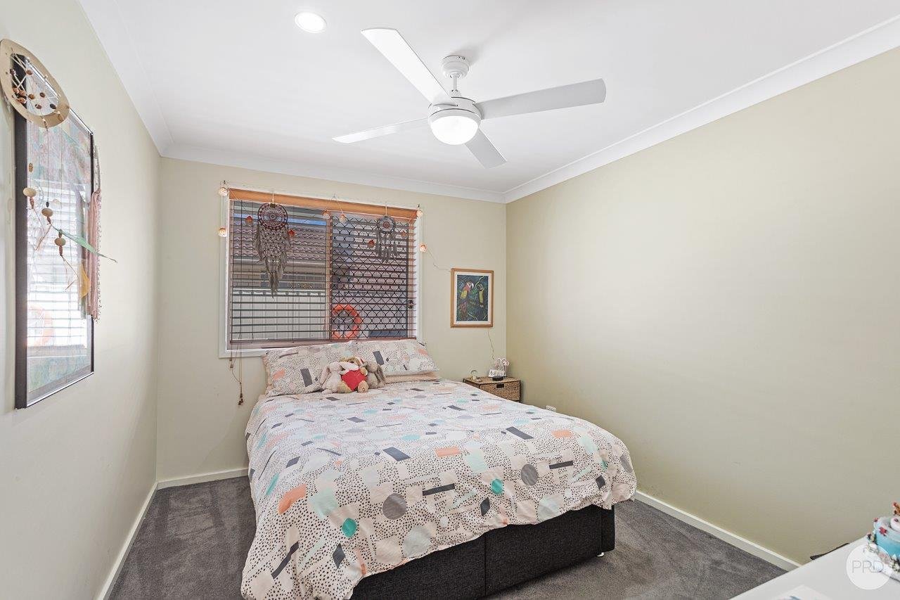 27 Mariner Crescent SALAMANDER BAY 21