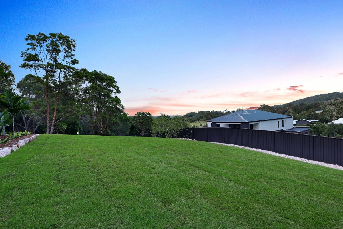 27 Martha Ruddy Way Tallebudgera 25