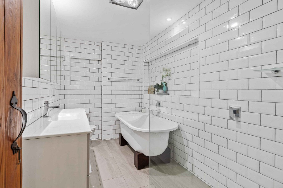 27 Matilda Street Burleigh Heads 18