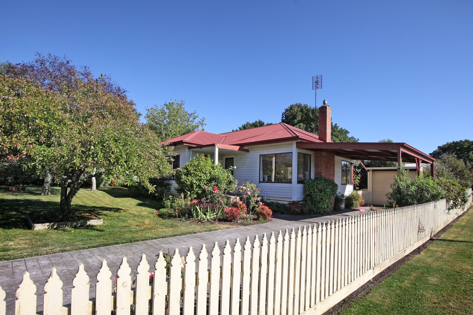 Real Estate and Property in 27 Maxwell Street, Kyneton, VIC
