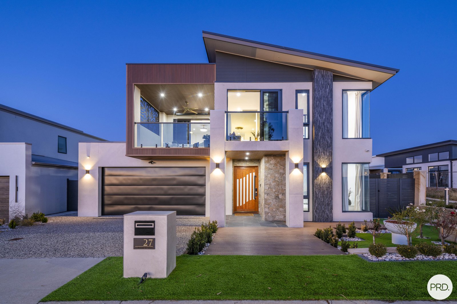 27 Maymuru Way WHITLAM 1