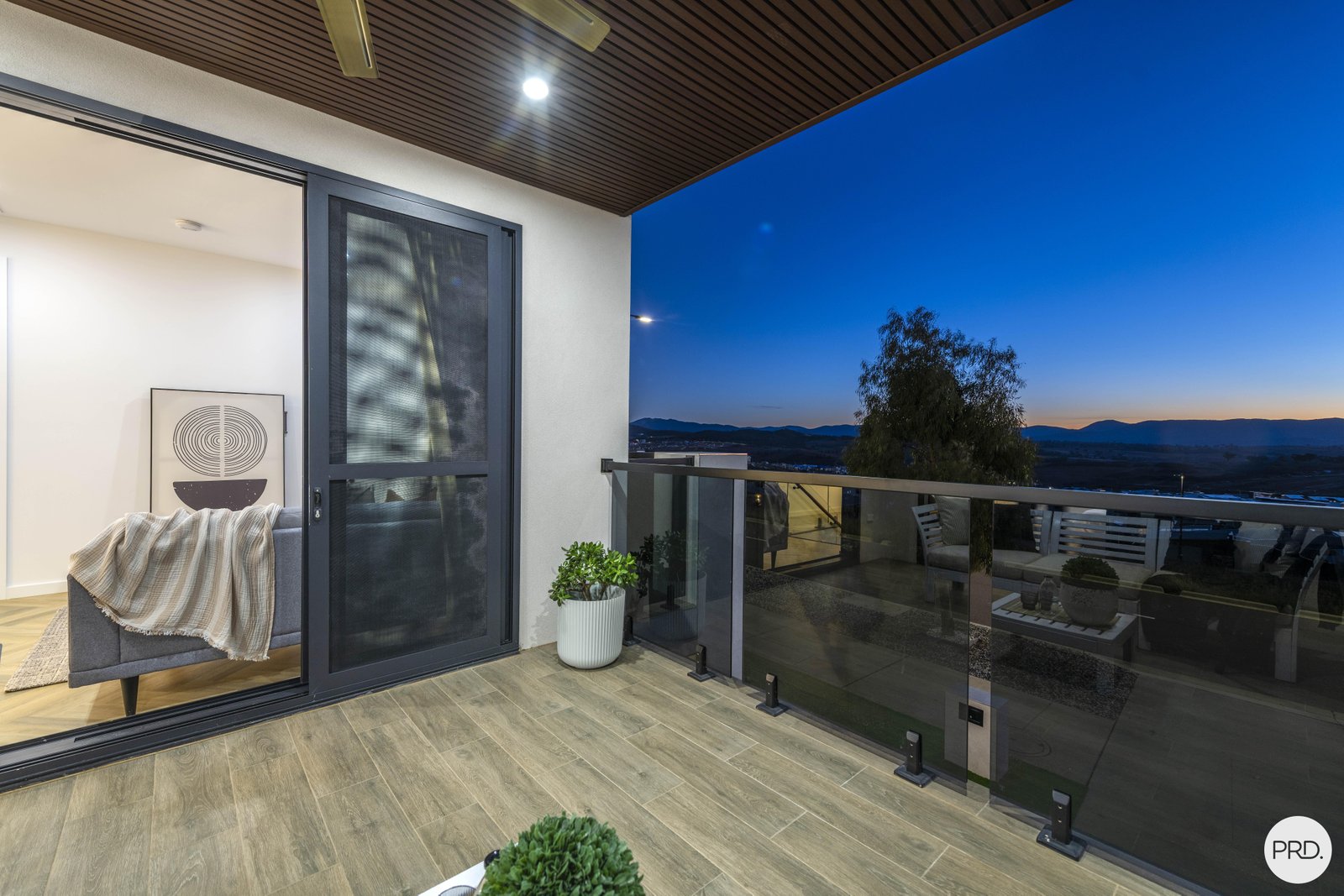 27 Maymuru Way WHITLAM 23