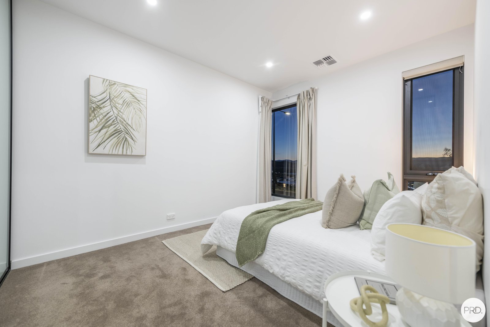 27 Maymuru Way WHITLAM 26