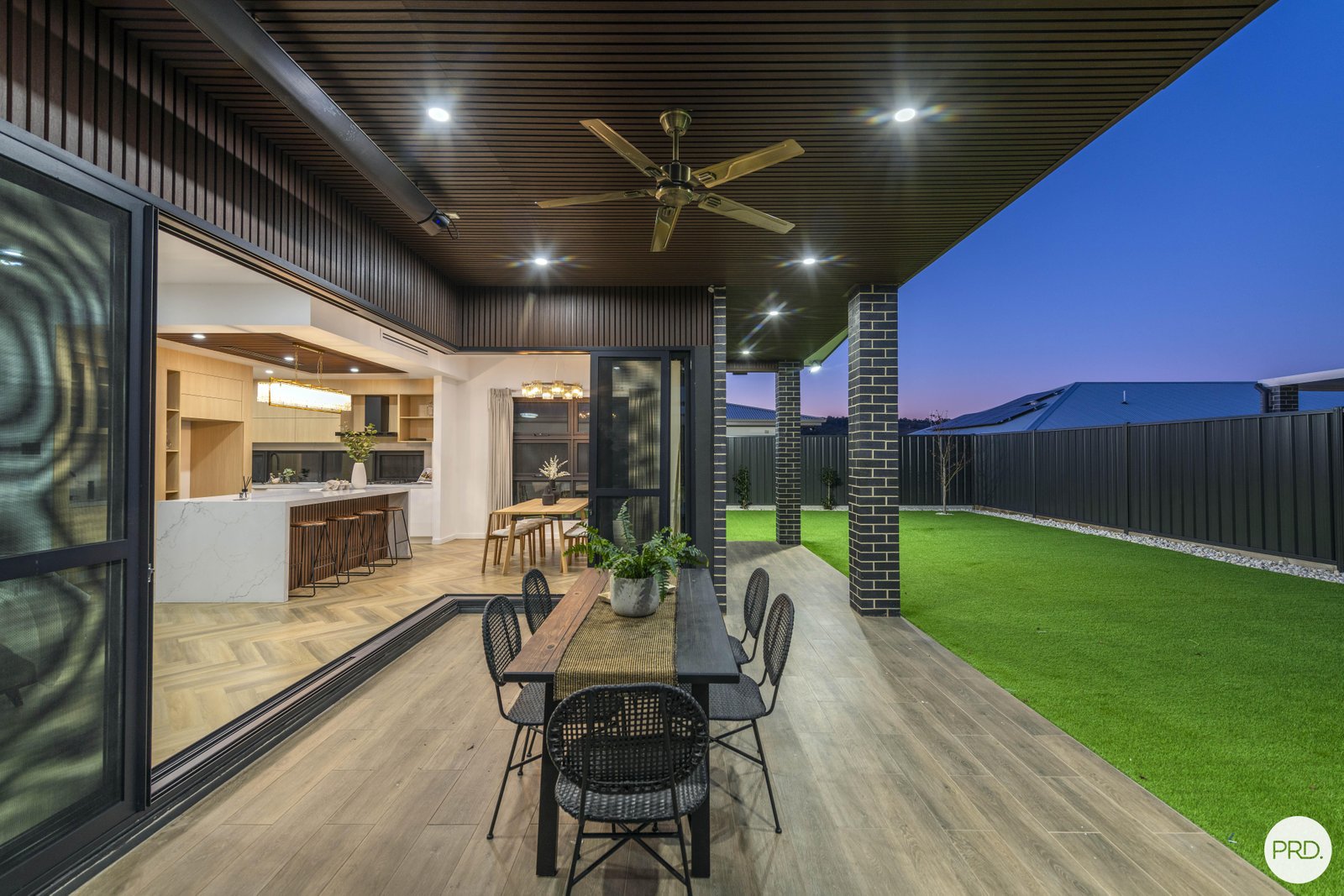 27 Maymuru Way WHITLAM 28