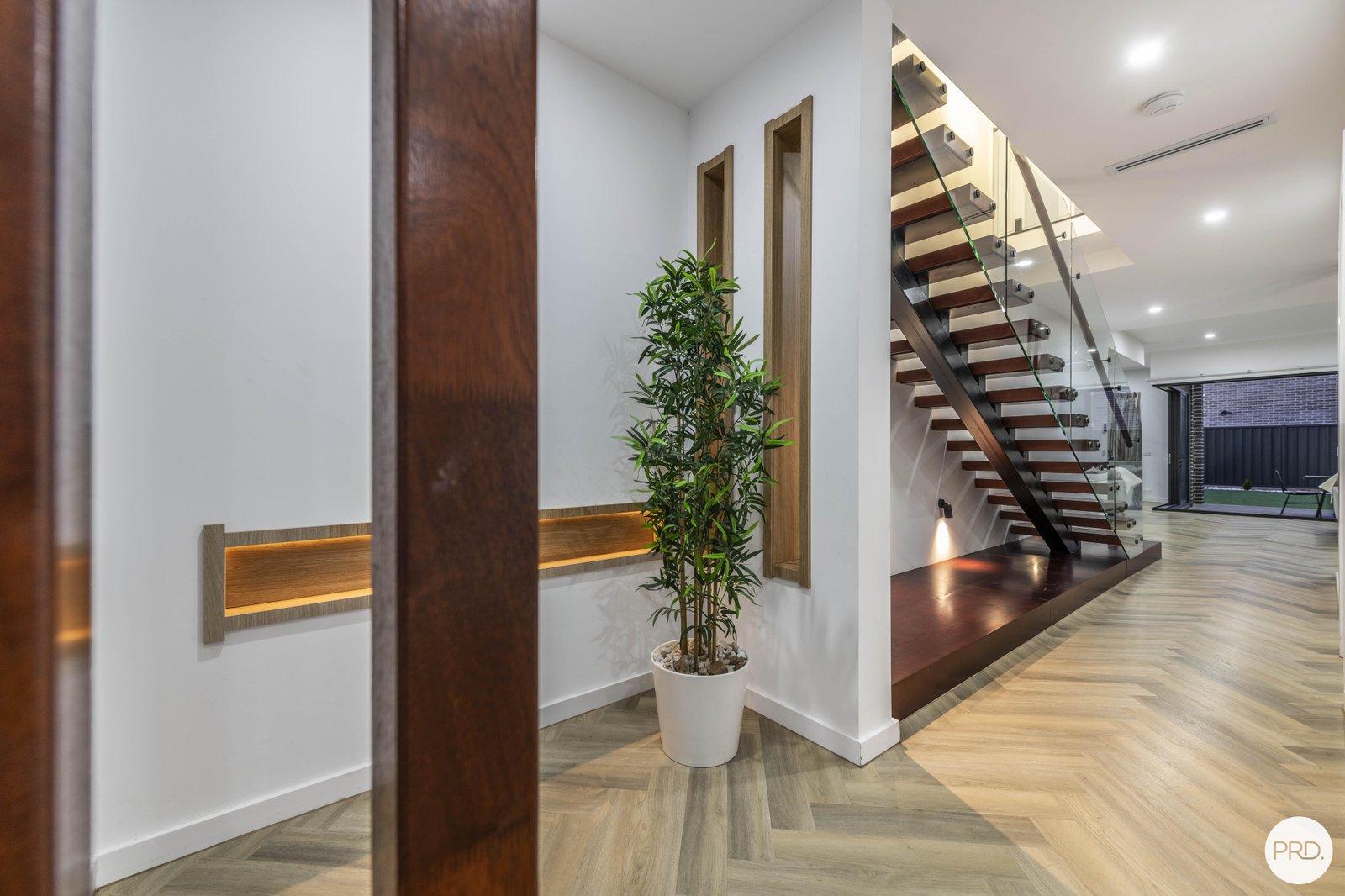 27 Maymuru Way WHITLAM 35