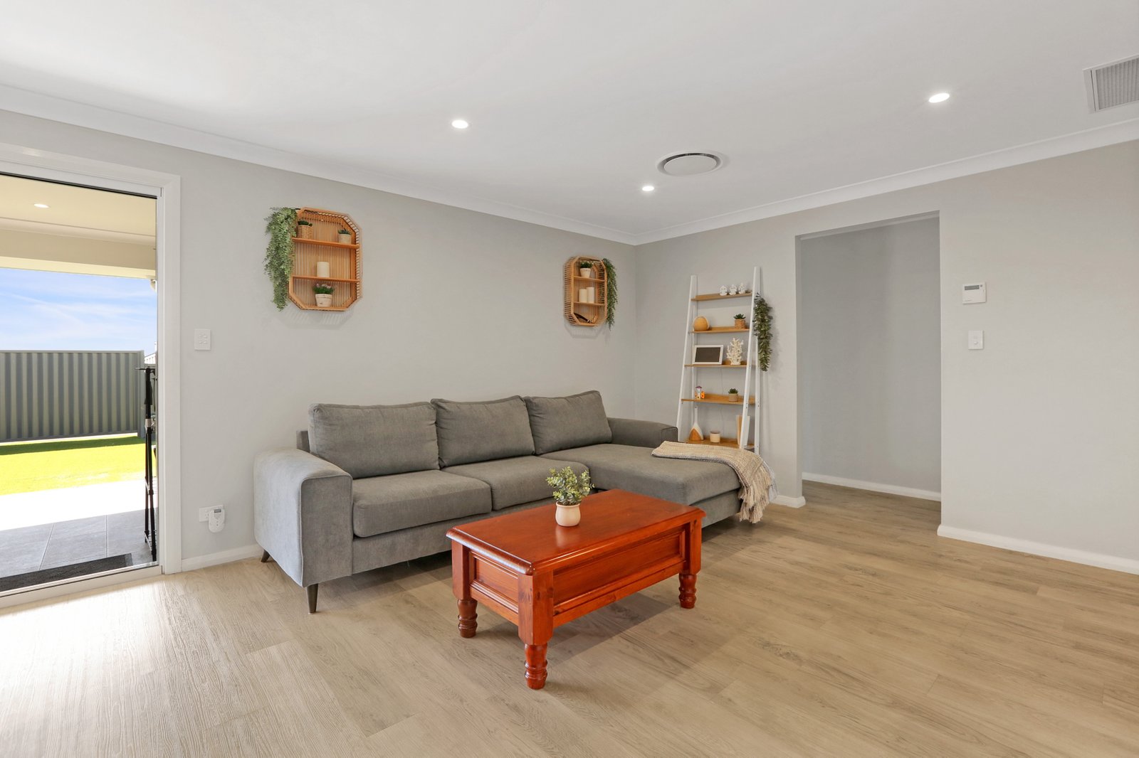 27 McKelly Street HORSLEY 5