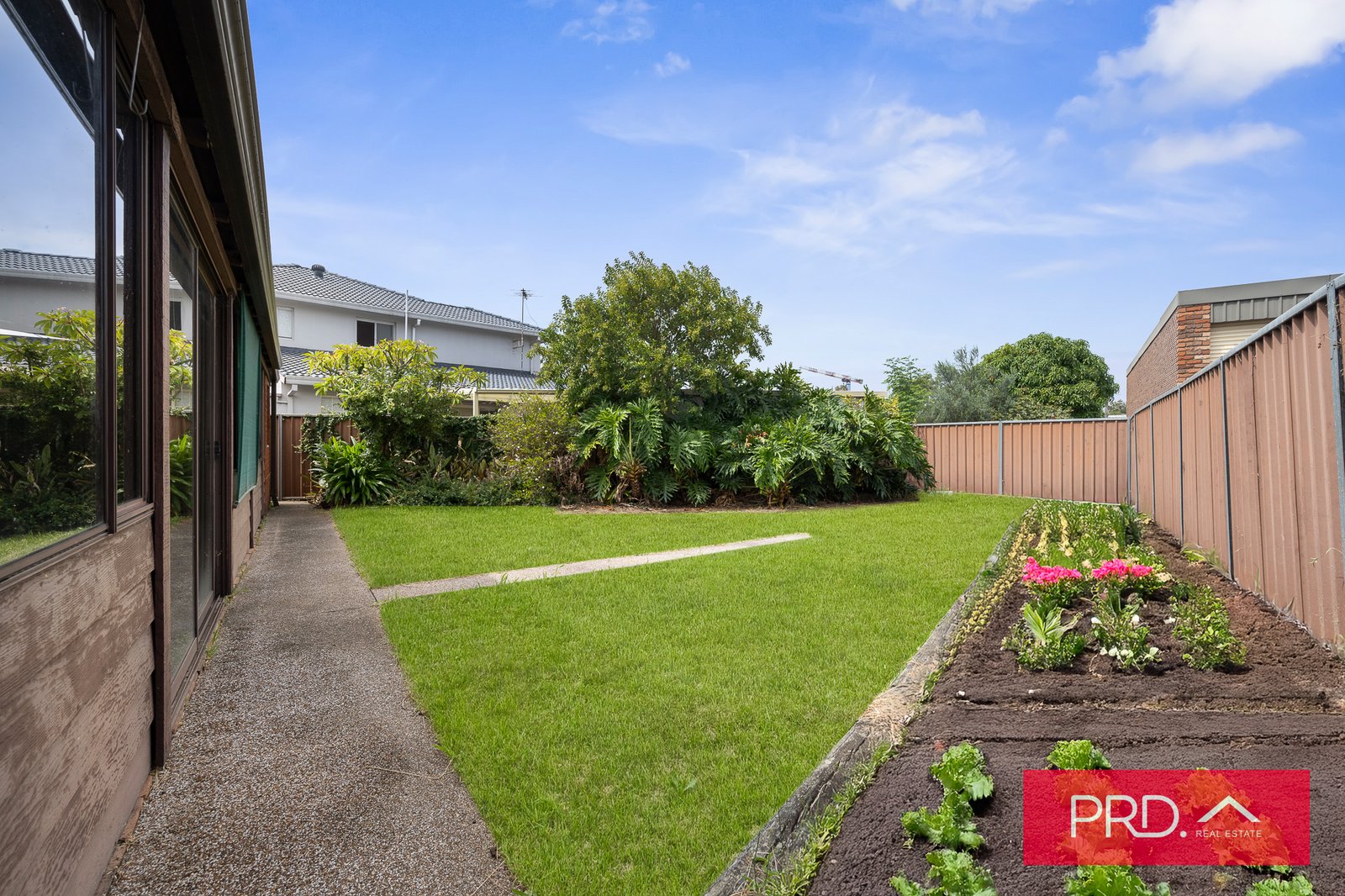 27 Metcalfe Avenue MOOREBANK 10