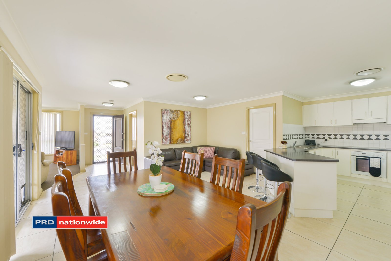 27 Milburn Road TAMWORTH 4