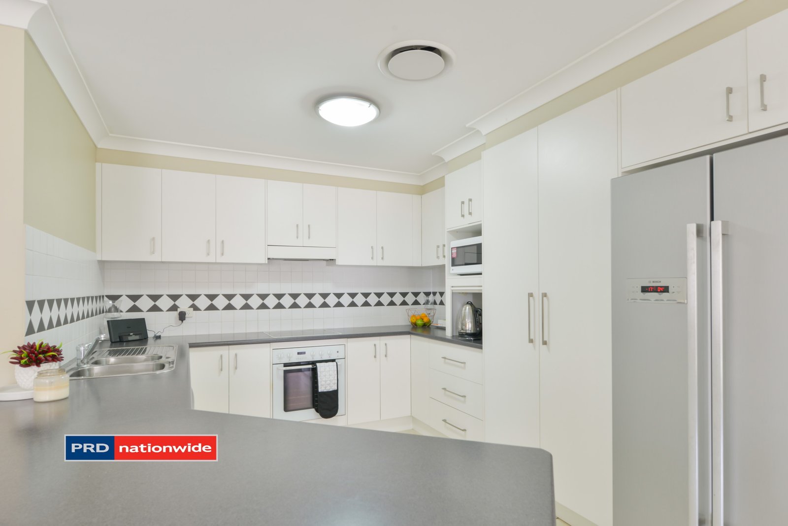 27 Milburn Road TAMWORTH 5
